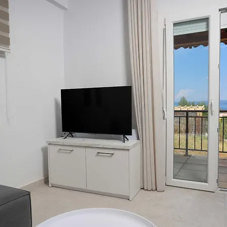 Tree Tree Suites, Large Paradise Gardens, 2 Min To *