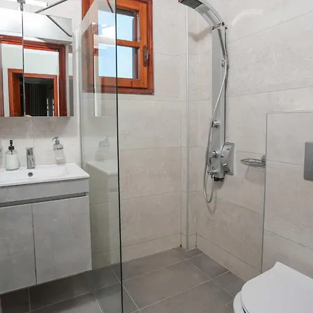 Tree Tree Suites, Large Paradise Gardens, 2 Min To فيلة *