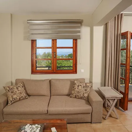 Villa Tree Tree Suites, Large Paradise Gardens, 2 Min To Pefkochori